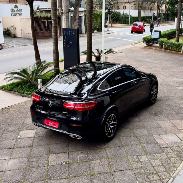 MERCEDES-BENZ GLC 250 SPORT AMG - Imagem 6