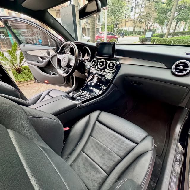MERCEDES-BENZ GLC 250 SPORT AMG - Imagem 8