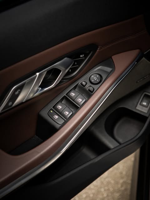 BMW 320I M SPORT - Imagem 12