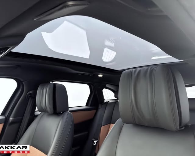 LAND ROVER RANGE ROVER VELAR R-DYNAMIC HSE P400E - Imagem 3