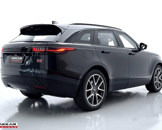 LAND ROVER RANGE ROVER VELAR R-DYNAMIC HSE P400E - Imagem 6