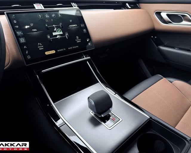 LAND ROVER RANGE ROVER VELAR R-DYNAMIC HSE P400E - Imagem 10
