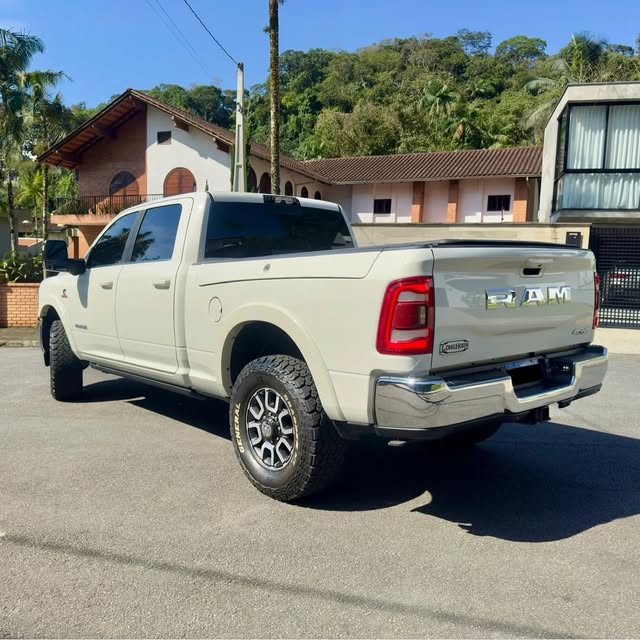RAM 3500 LONGHORN LIMITED - Imagem 2