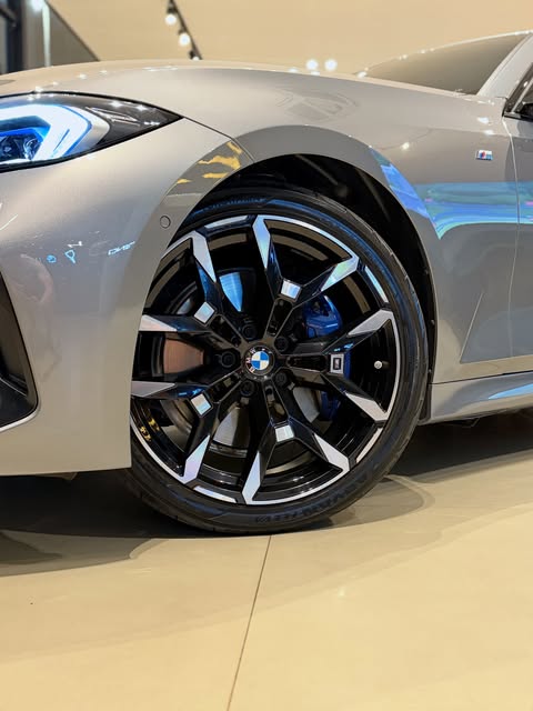 BMW 320I M SPORT - Imagem 13