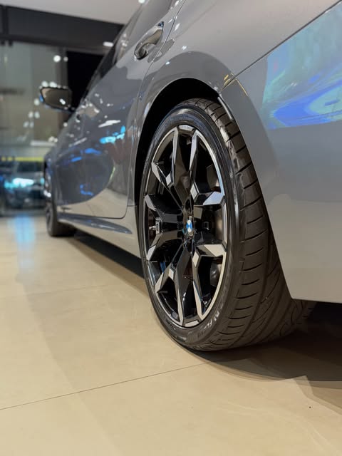 BMW 320I M SPORT - Imagem 14
