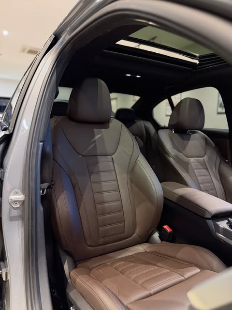 BMW 320I M SPORT - Imagem 8