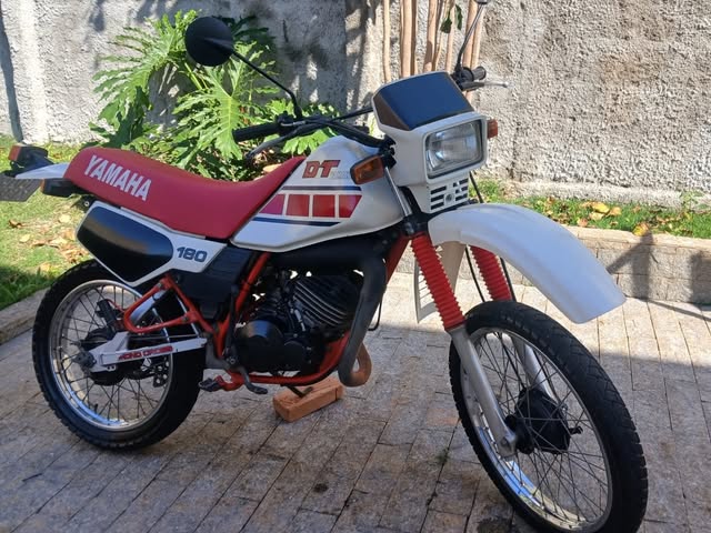 YAMAHA DT 180 - Imagem 12