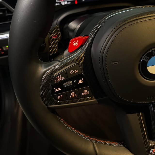 BMW M3 COMPETITION - Imagem 16