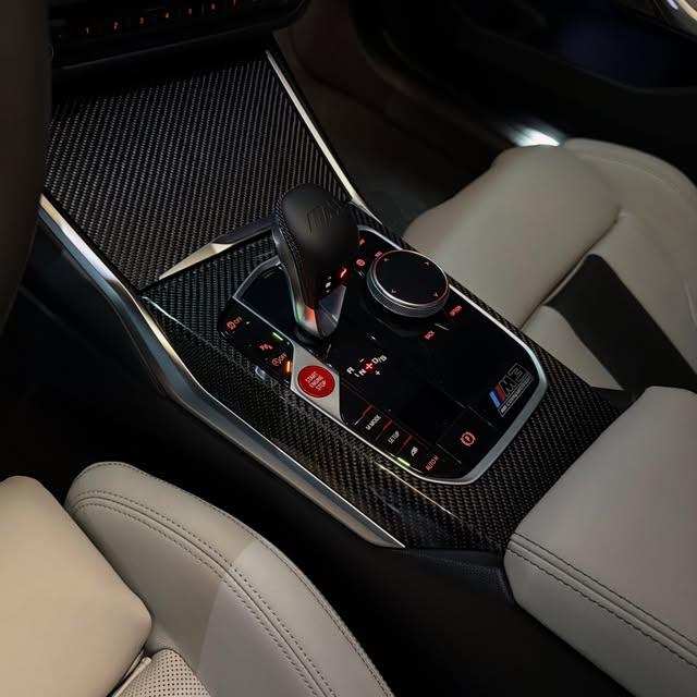 BMW M3 COMPETITION - Imagem 10