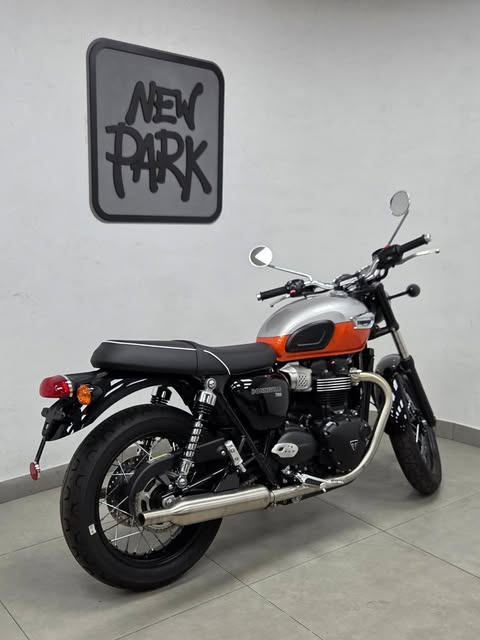 TRIUMPH BONNEVILLE T-100 - Imagem 1