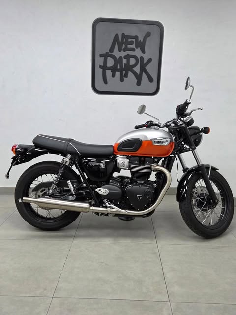 TRIUMPH BONNEVILLE T-100 - Imagem 2