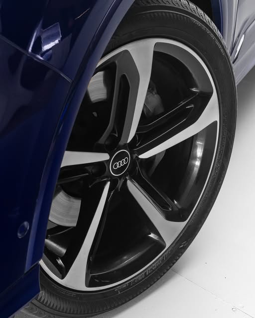 AUDI Q7 PERFORMANCE BLACK - Imagem 7