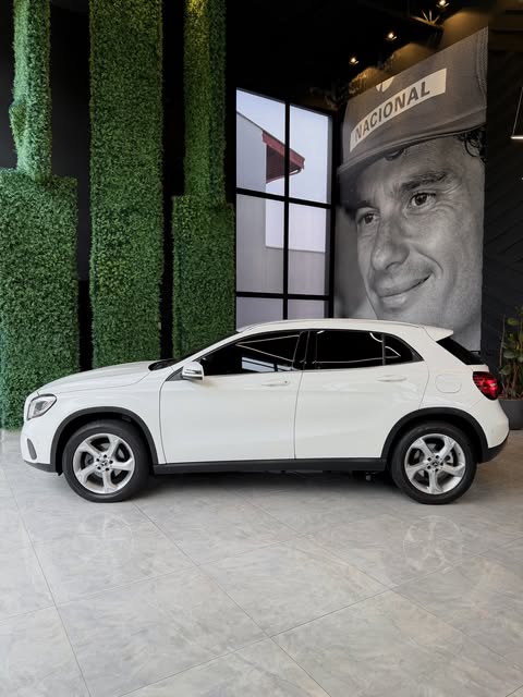 MERCEDES-BENZ GLA 200 - Imagem 3