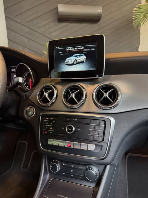 MERCEDES-BENZ GLA 200 - Imagem 5
