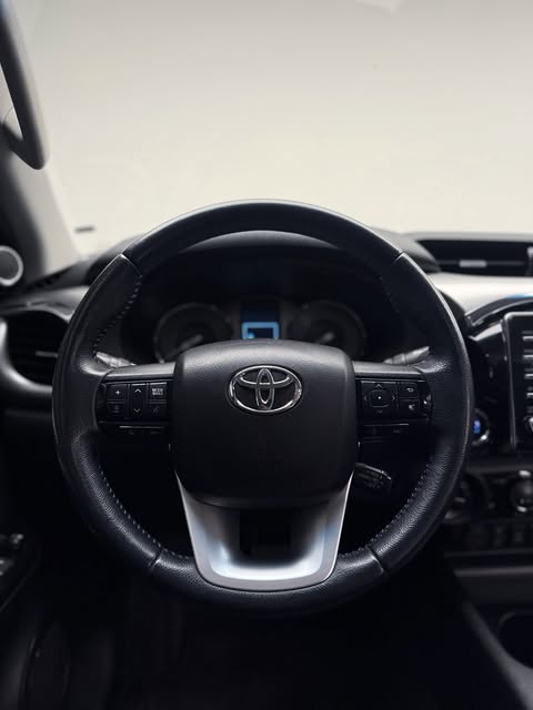 TOYOTA HILUX SRX - Imagem 8