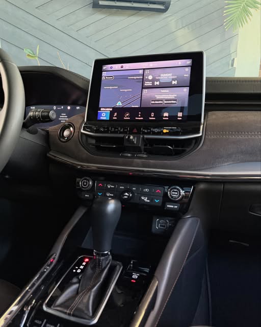 JEEP COMMANDER OVERLAND AT6 - Imagem 6