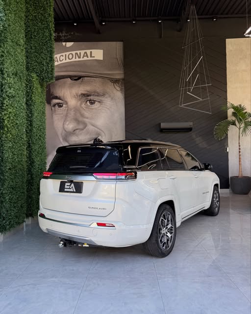 JEEP COMMANDER OVERLAND AT6 - Imagem 10