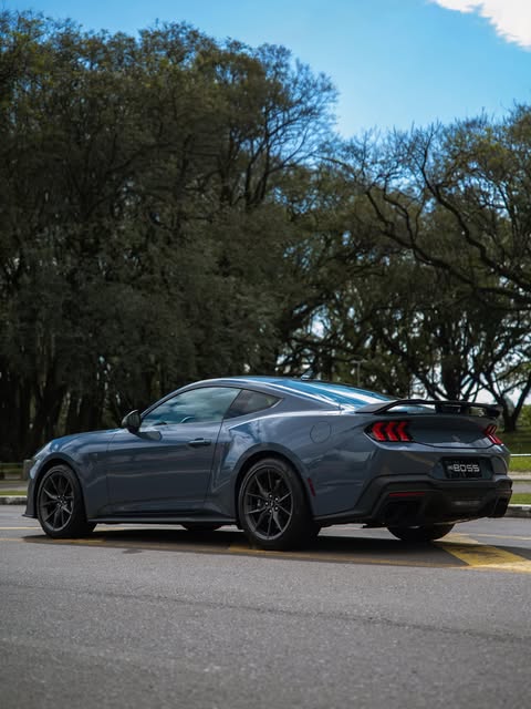 FORD MUSTANG DARK HORSE - Imagem 5