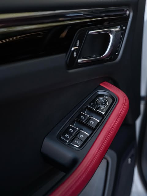 PORSCHE MACAN T - Imagem 15