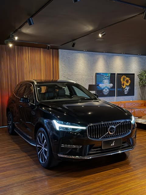 VOLVO XC60 T8 ULTIMATE - Imagem 1