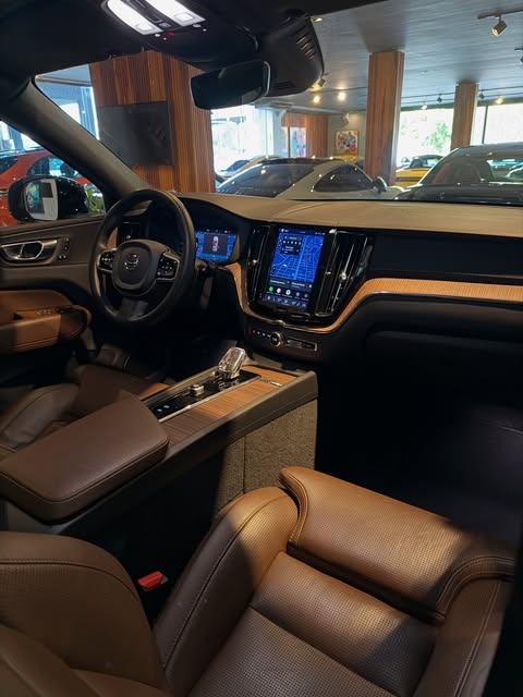 VOLVO XC60 T8 ULTIMATE - Imagem 13