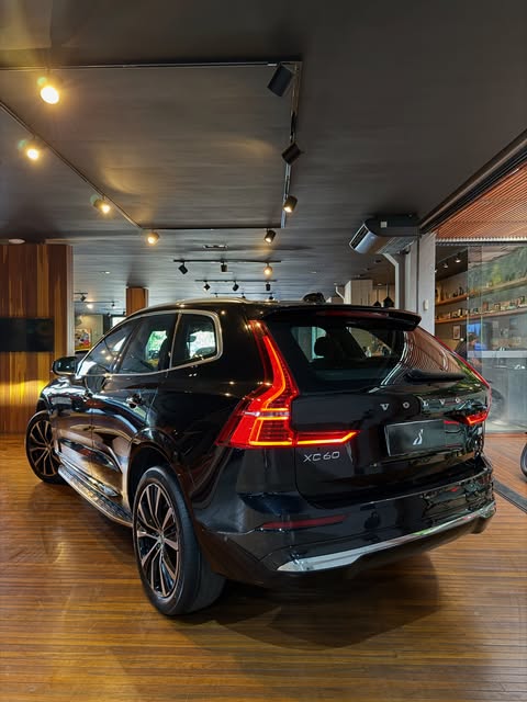 VOLVO XC60 T8 ULTIMATE - Imagem 3