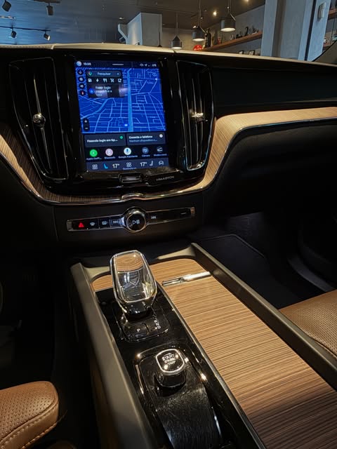 VOLVO XC60 T8 ULTIMATE - Imagem 8