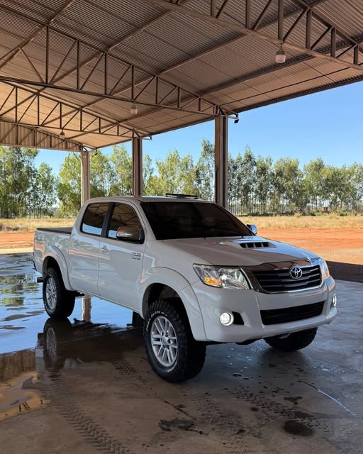 TOYOTA HILUX SRV - Imagem 2