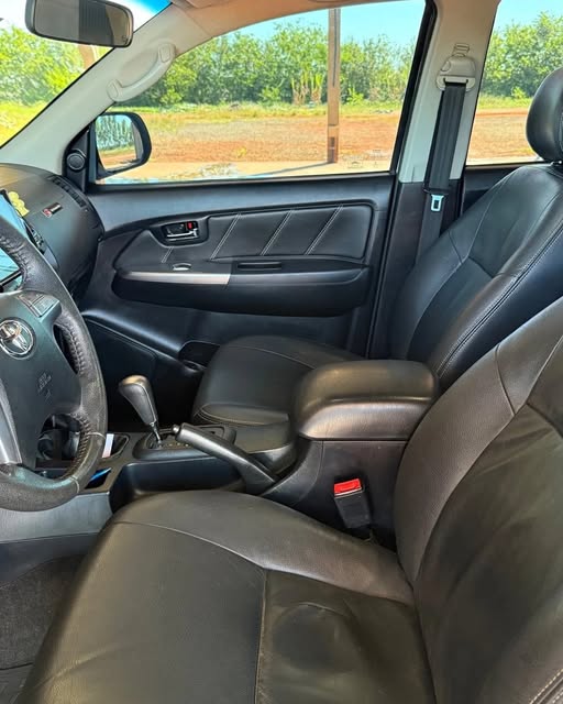 TOYOTA HILUX SRV - Imagem 6