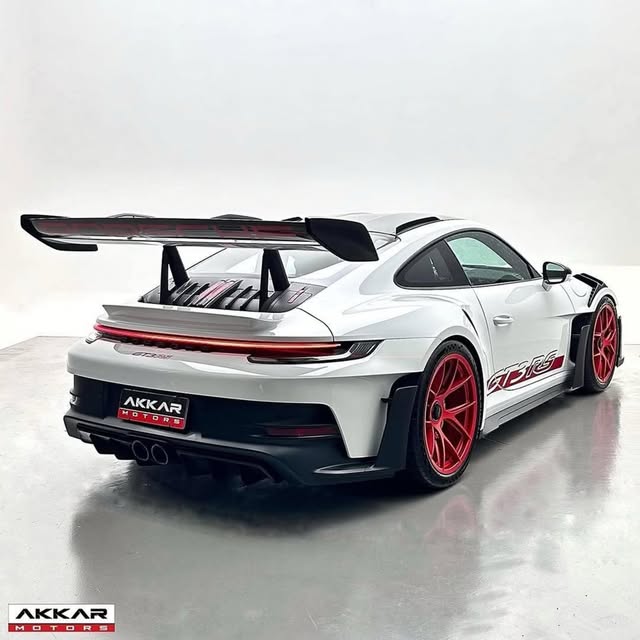 PORSCHE 911 GT3 RS - Imagem 2