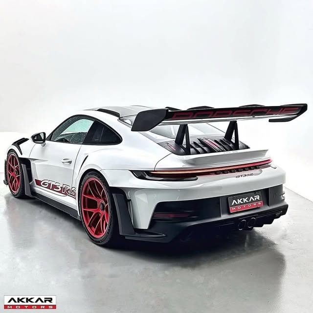 PORSCHE 911 GT3 RS - Imagem 3