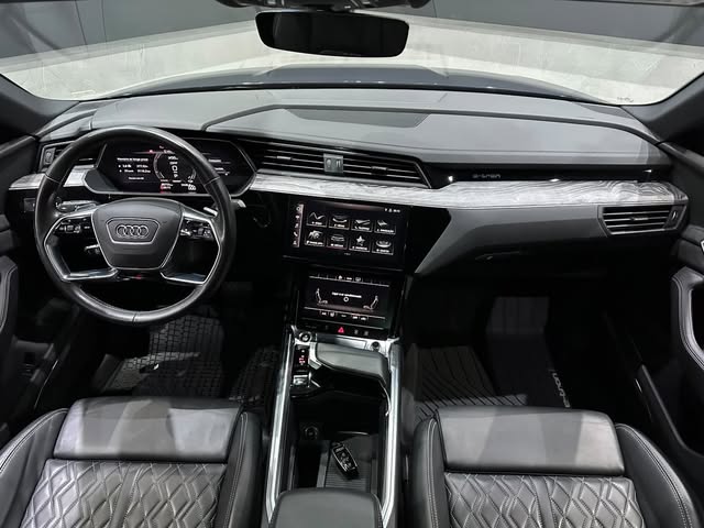 AUDI E-TRON PERFORMANCE BLACK QUATTRO - Imagem 6