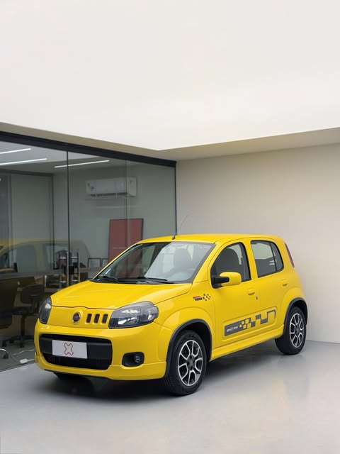 FIAT UNO SPORTING - Imagem 1