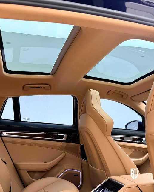 PORSCHE PANAMERA 4 E-HYBRID PLATINUM EDITION - Imagem 14
