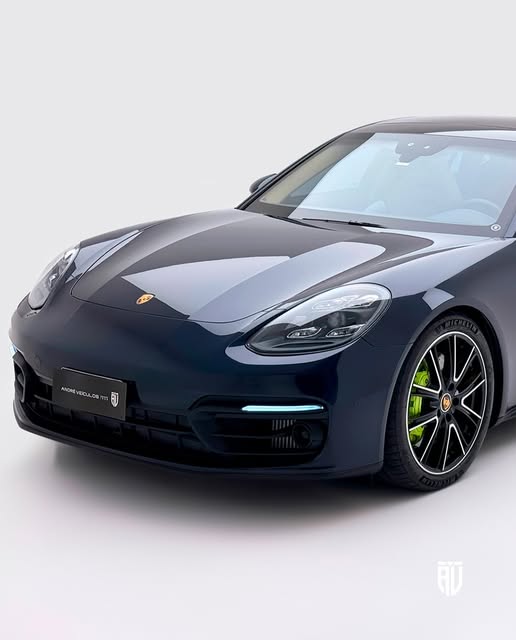 PORSCHE PANAMERA 4 E-HYBRID PLATINUM EDITION - Imagem 3