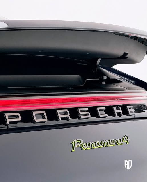 PORSCHE PANAMERA 4 E-HYBRID PLATINUM EDITION - Imagem 5