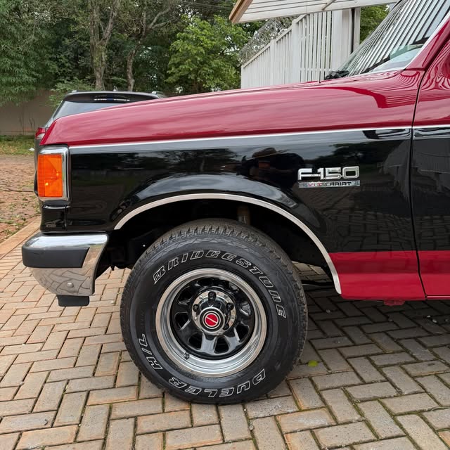 FORD F-150 XLT LARIAT - Imagem 8