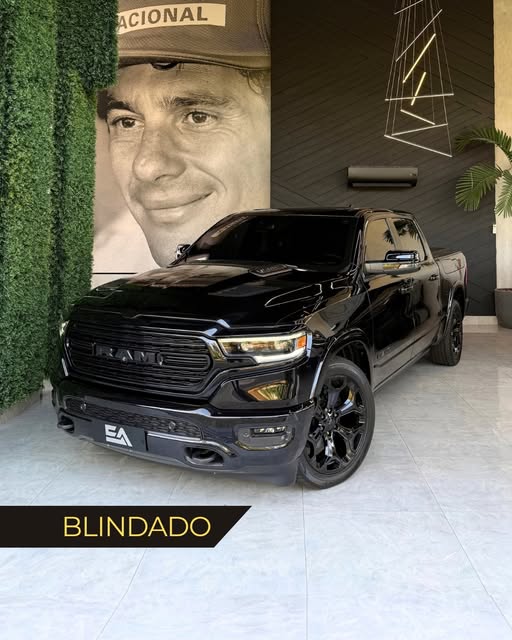 RAM 1500 LIMITED NIGHT EDITION - Imagem 1