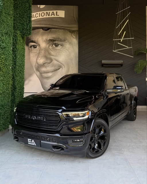RAM 1500 LIMITED NIGHT EDITION - Imagem 2
