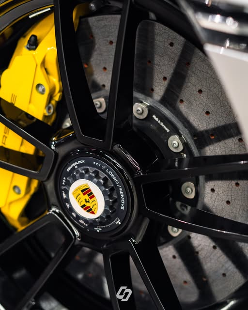 PORSCHE 911 TURBO S - Imagem 13