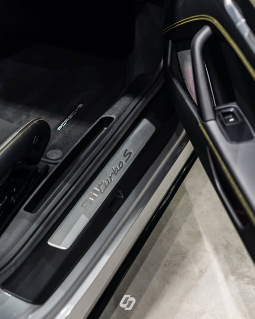 PORSCHE 911 TURBO S - Imagem 16