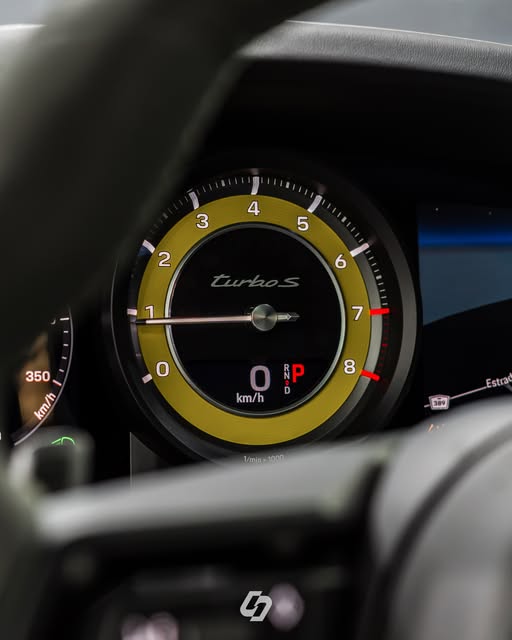 PORSCHE 911 TURBO S - Imagem 18