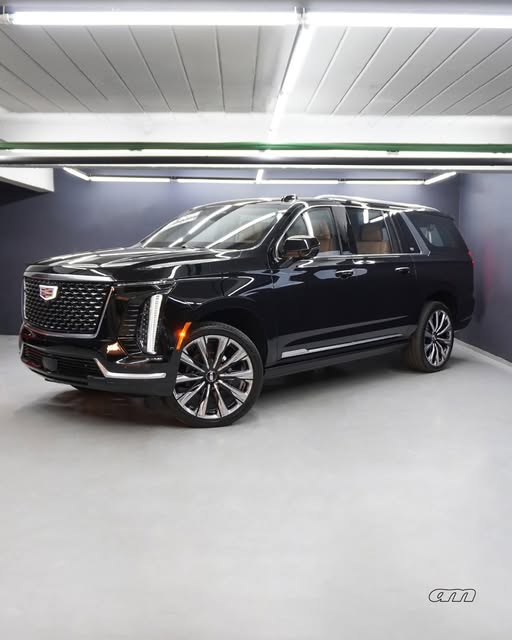 CADILLAC ESCALADE ESV PREMIUM LUXURY - Imagem 1