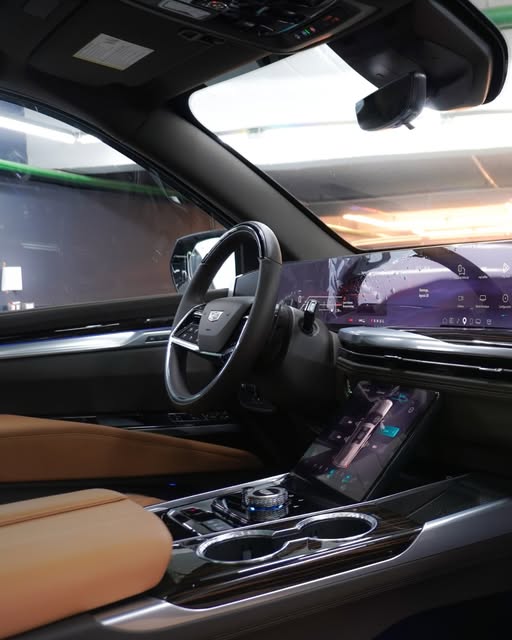 CADILLAC ESCALADE ESV PREMIUM LUXURY - Imagem 4