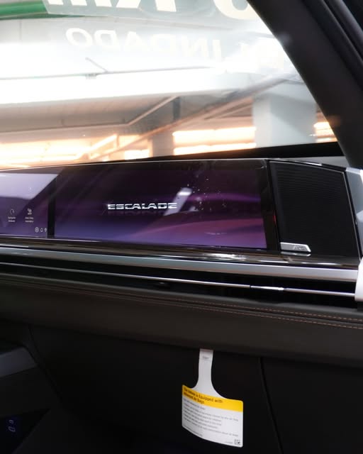 CADILLAC ESCALADE ESV PREMIUM LUXURY - Imagem 5