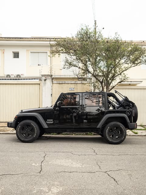 JEEP WRANGLER UNLIMITED - Imagem 2