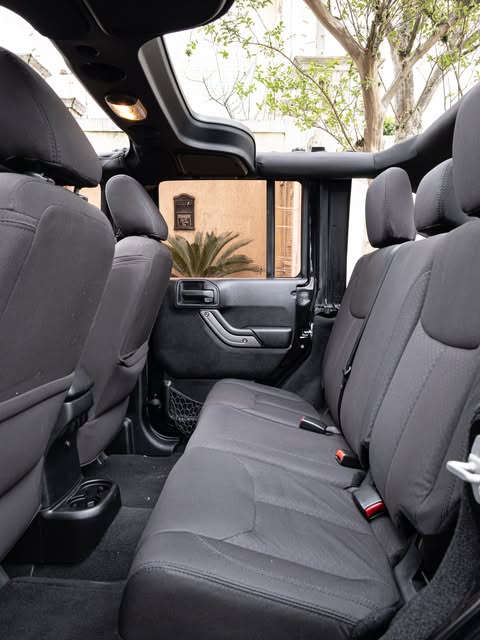 JEEP WRANGLER UNLIMITED - Imagem 8