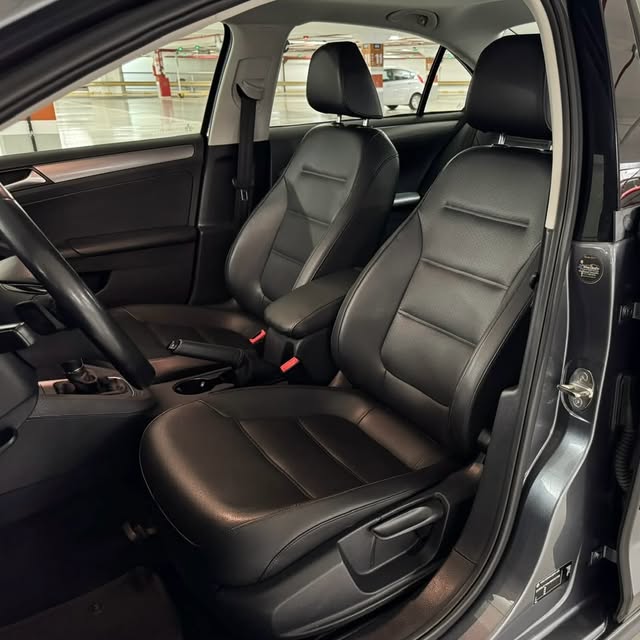VOLKSWAGEN JETTA COMFORTLINE - Imagem 9