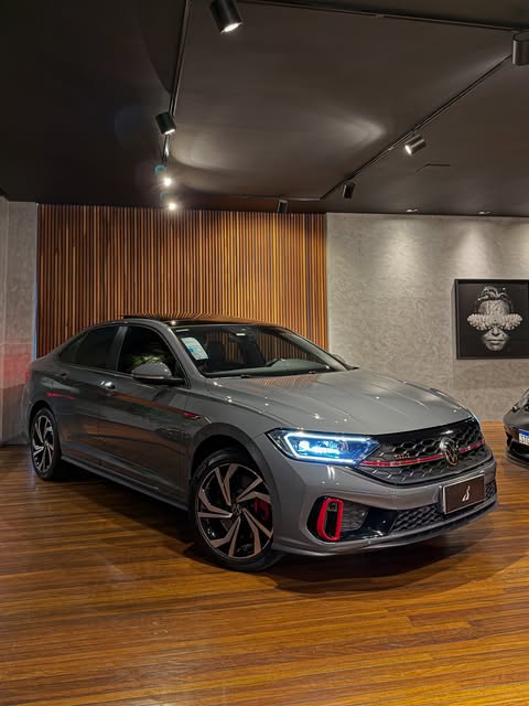 VOLKSWAGEN JETTA GLI - Imagem 1