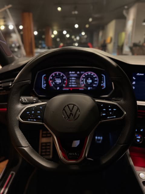VOLKSWAGEN JETTA GLI - Imagem 13